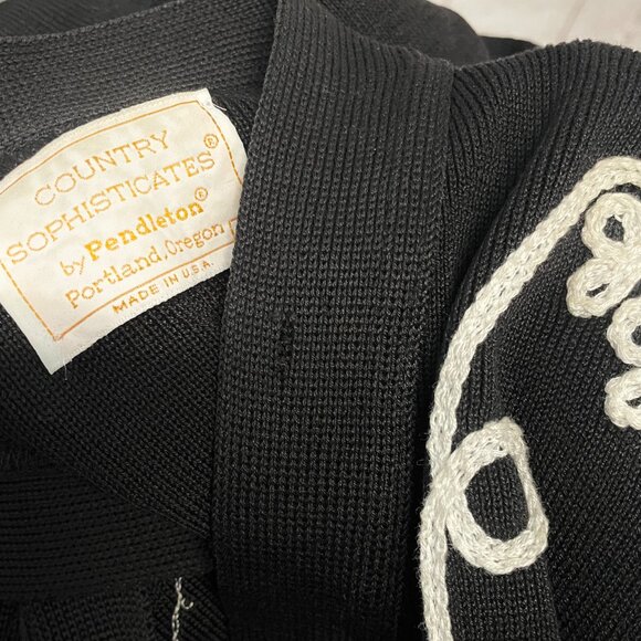 Vintage Pendleton Embroidered Cardigan - Picture 4 of 9